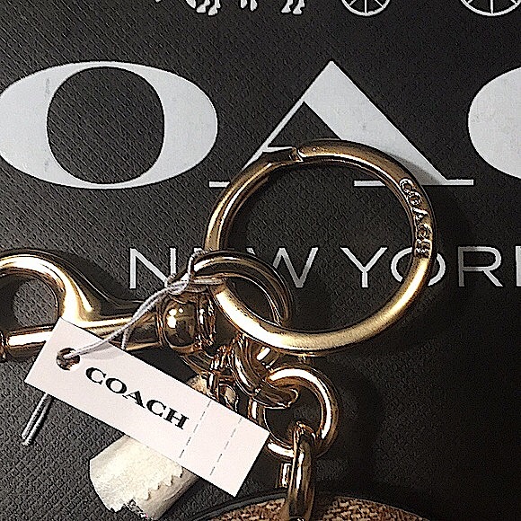 COACH BAD GIRLS CLUB BAG CHARM SIGNATURE CANVAS - Picture 4 of 12